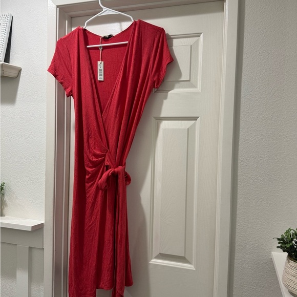 Max Studio salmon color Wrap Midi Dress V-Neck Tie Front - Picture 1 of 4